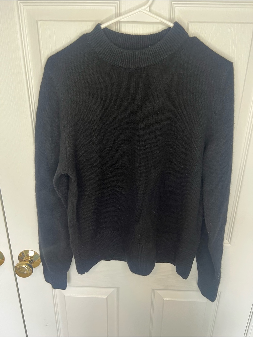 Women’s  Classic Crewneck 100% cashmere Sweater - Black
